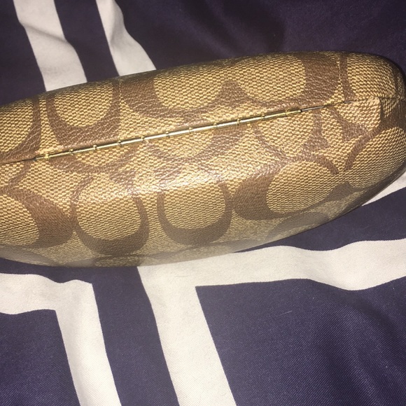 Authentic Coach sunglasses case. - Picture 3 of 3